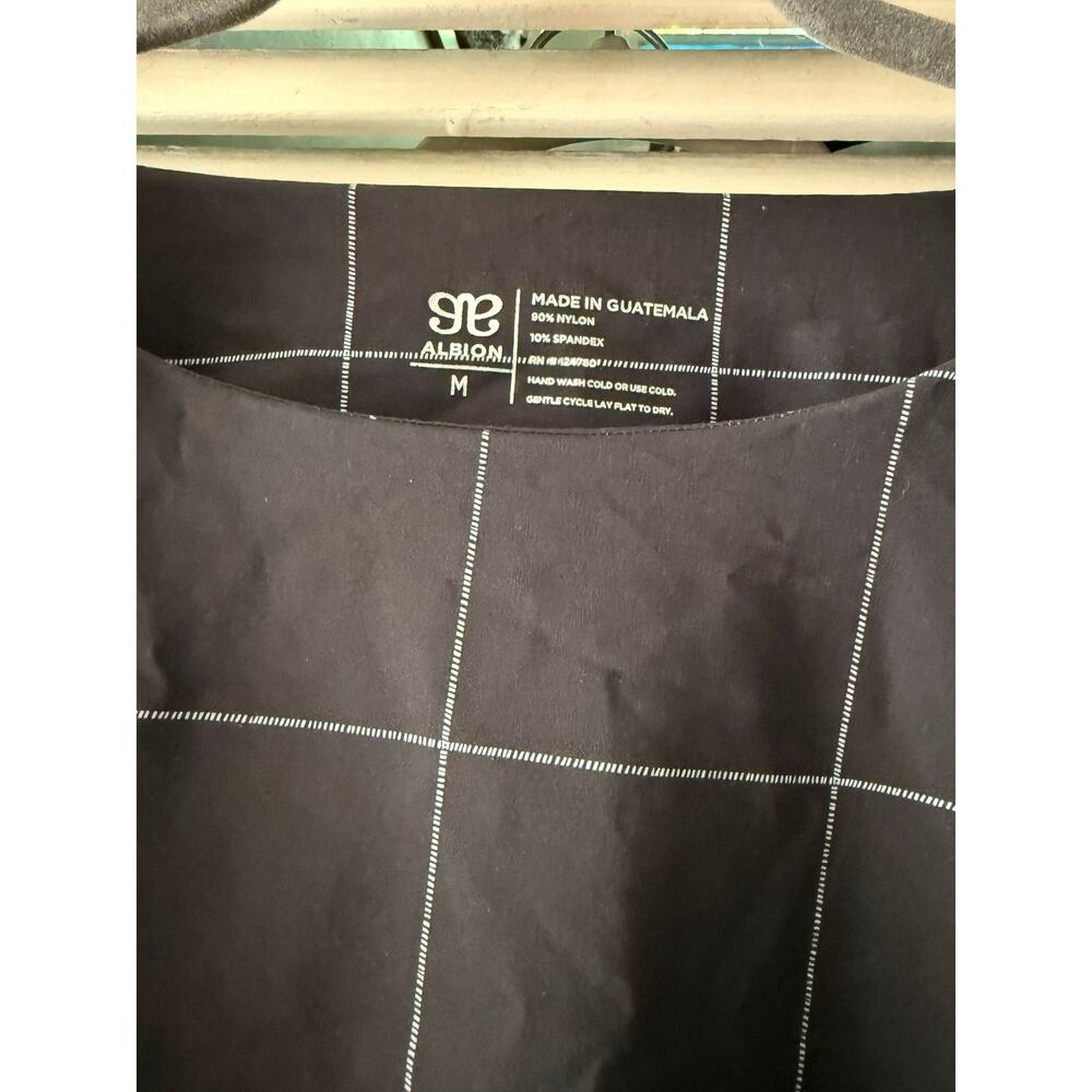 Albion Fit Flutter Sleeve Top - Size Medium - Picture 4 of 5
